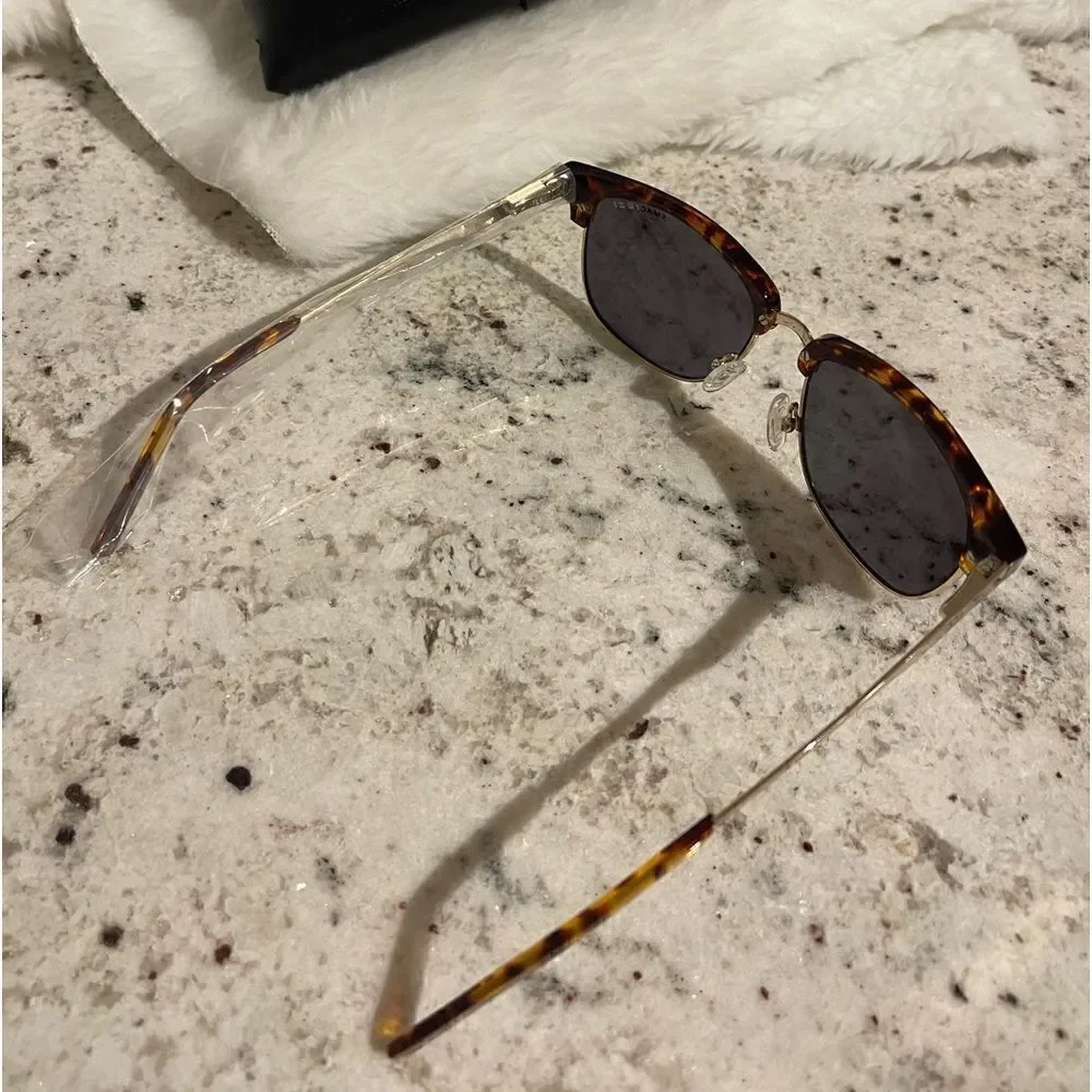 N/A unisex tortoise
